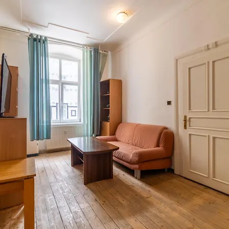 Old Town R11 Apartament *